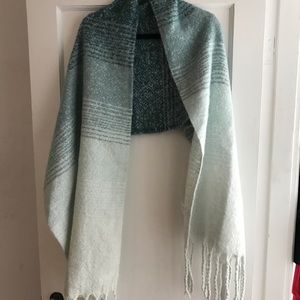 Soft wrap/scarf